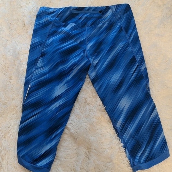 The North Face Blue Capri Workout Leggings Size Medium - Picture 5 of 7
